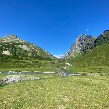 Modernes Studio Mit Wunderschoener Aussicht * Klosters-Serneus