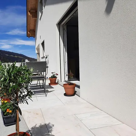 Modernes Studio Mit Wunderschoener Aussicht